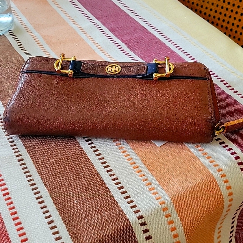Tory burch wallet